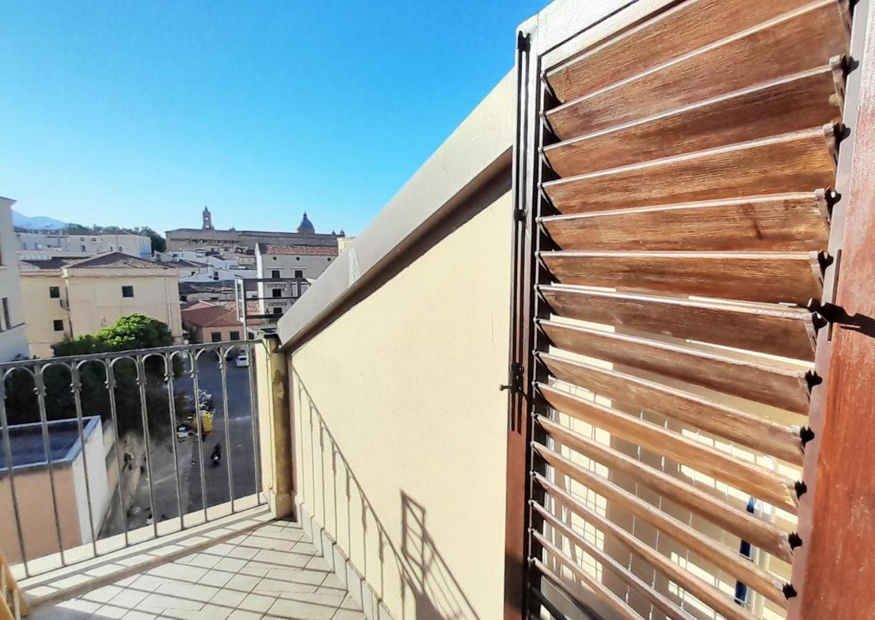 Terrace With View Attic In Old Town Ballarhome Palermo Exterior foto